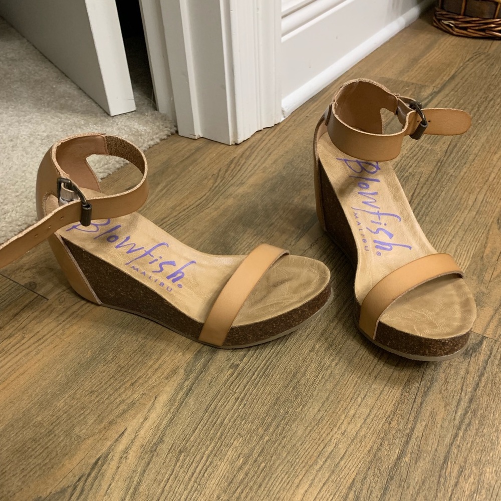 NWOB Tan wedge, new, never worn